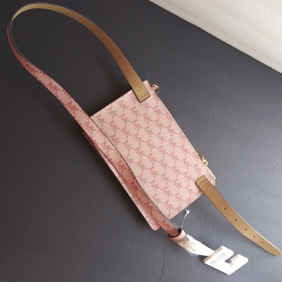 NWT MICHAEL KORS MK SIGNATURE FANNY PACK BAG - Picture 4 of 7
